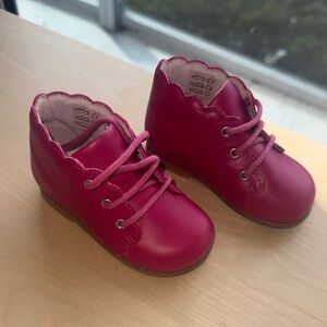 Jacadi Fuchsia Scalloped Baby Shoes